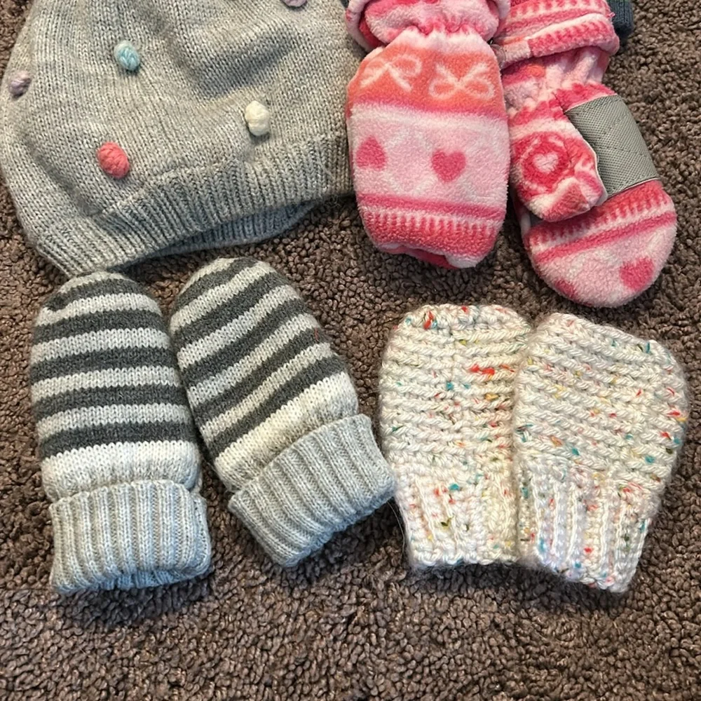 Baby/toddler girls winter hat & gloves bundle!